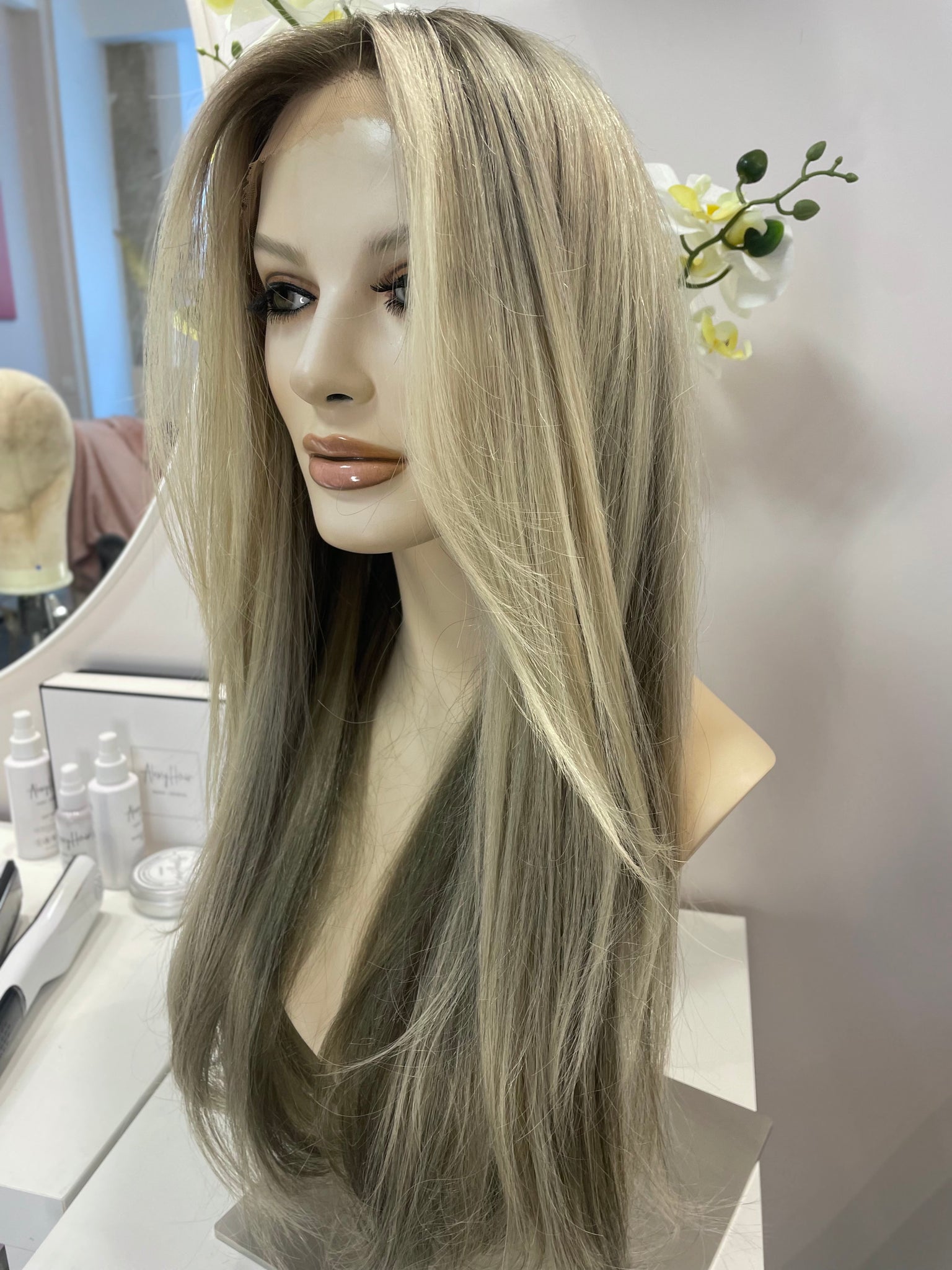 .Cassandra / Integral + lace top  / 24 inch / 200 % Volume / European hair